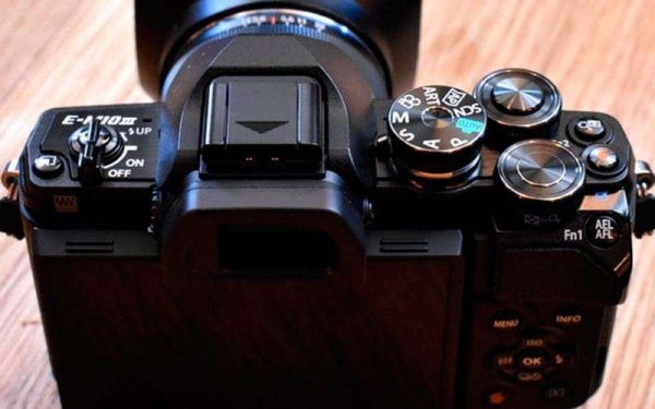 Фотокамера Olympus OM-D E-M10 Mark III как альтернатива камерофона