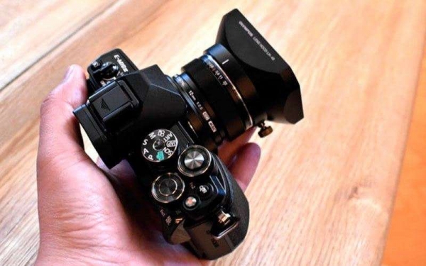 Фотокамера Olympus OM-D E-M10 Mark III как альтернатива камерофона