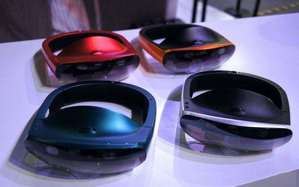 Новая гарнитура дополненной реальности Lenovo DaystAR похожа на Microsoft Hololens
