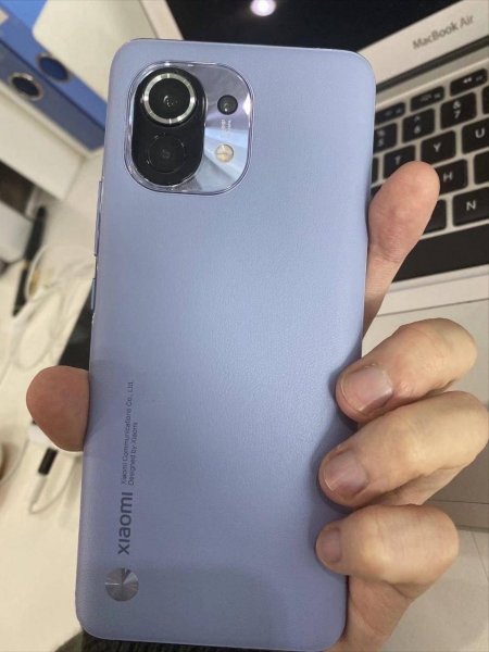 Xiaomi Mi 11: Версия из кожи показалась на живых фото