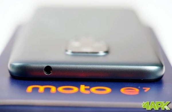 Обзор Motorola Moto E7: что может обычный смартфон?