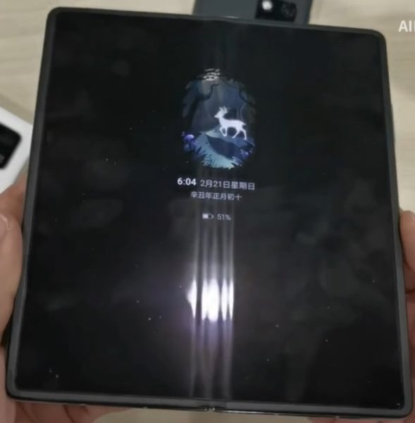 Удивительный экран Huawei Mate X2