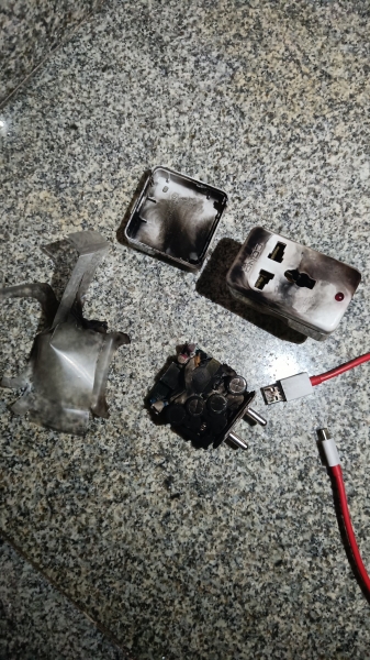 OnePlus Nord 2: Блок зарядки взорвался прямо в розетке