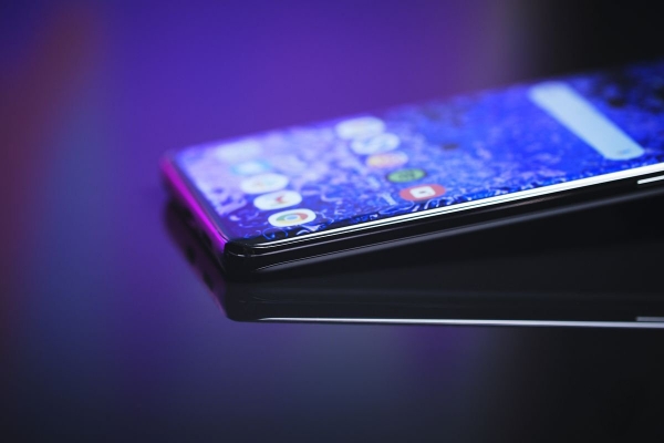 Экран Samsung Galaxy S22 Ultra впечатлит своей яркостью