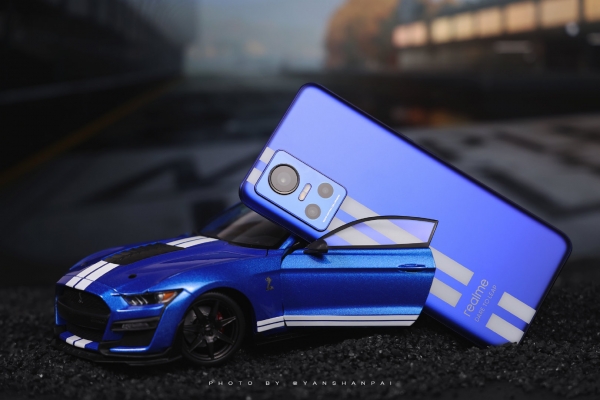 Realme GT Neo 3: студийные фото и видео