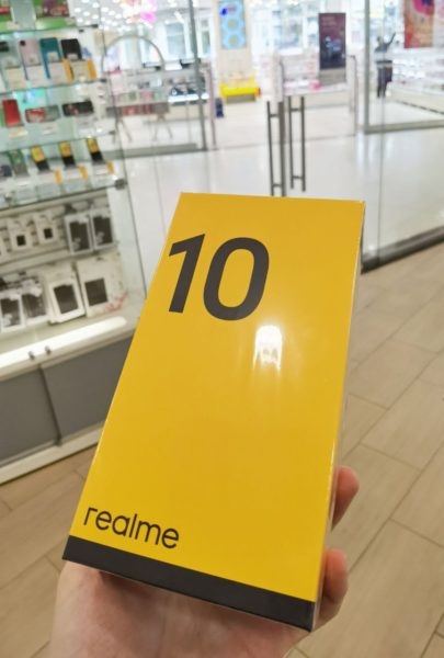 Живые фотографии в двух расцветках и цена Realme 10 4G в России