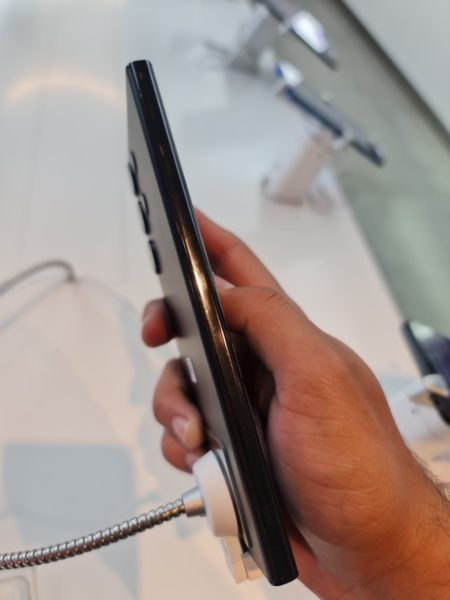 Samsung Galaxy S23 Ultra поставили на прилавки раньше срока