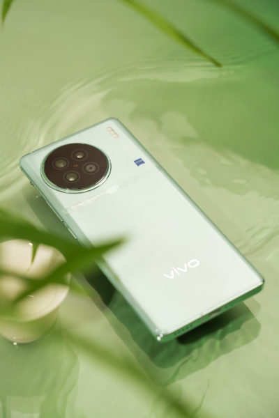 Vivo X90s уже показался на студийных фото