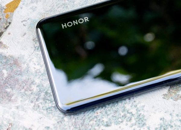 Первые подробности Honor 100 Pro: чип, экран, батарея, камеры