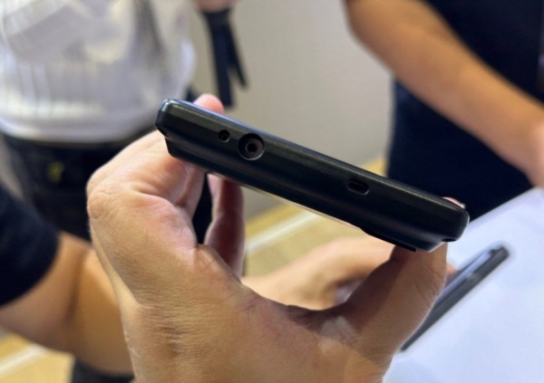 OnePlus 12 впервые на публике. Особенности экрана